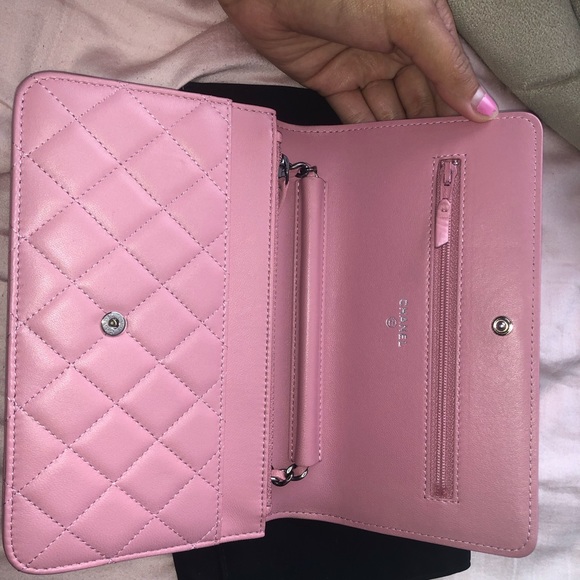 Chanel boybag wallet on a chain - Picture 2 of 5